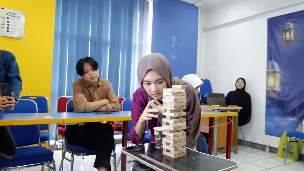 Suasana kegiatan siswa Paket C STKIP Pelita Pratama Bandung